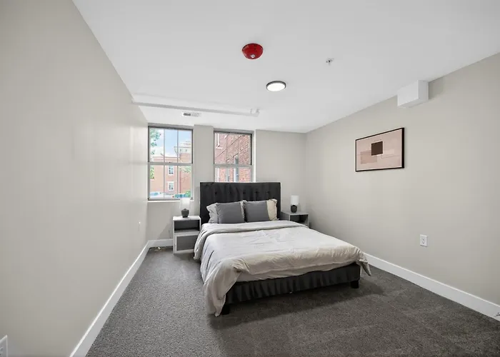 Sleek 2Br Apartment In Prime Location
