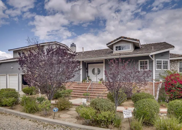 Pets Welcome! Simi Valley Home W/ Mtn & City View