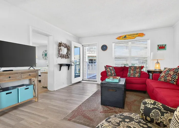 Salt & Sound, Top Floor Water Views, Walk To Beach