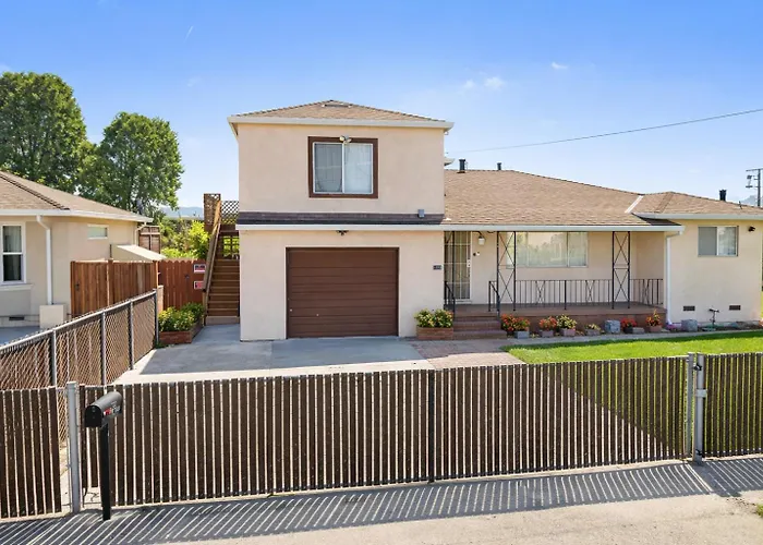 Large Hayward Retreat W Huge Backyard And Bay Views