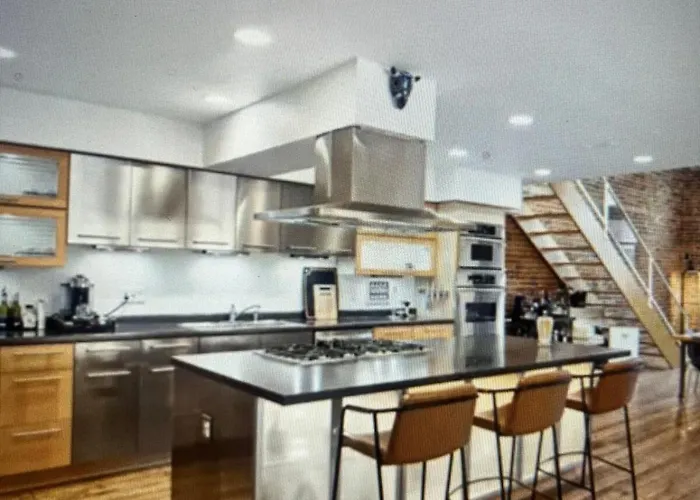 Stillwater Vibrant Vault Loft With Rooftop Hot Tub With River View On Main Street