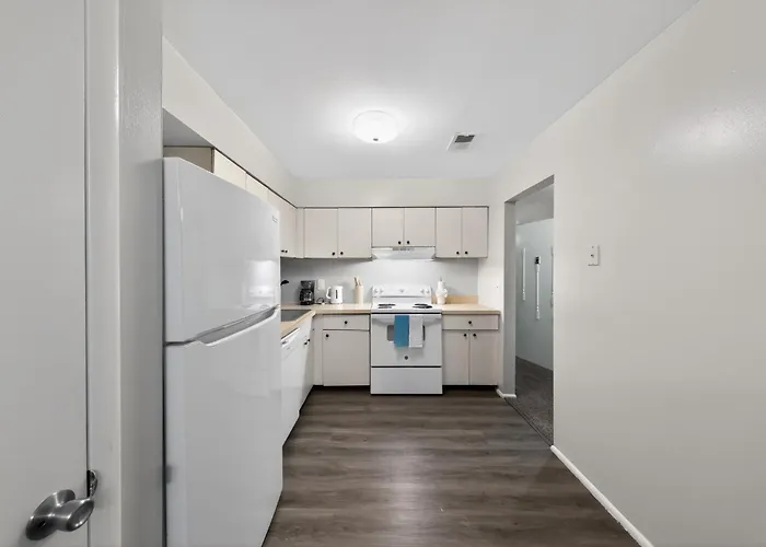 Beautiful 2 Bedroom In The Chateau