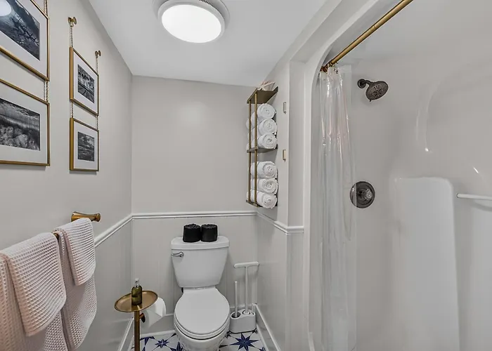 New Designer Coastal Retreat And Walk To Redfern