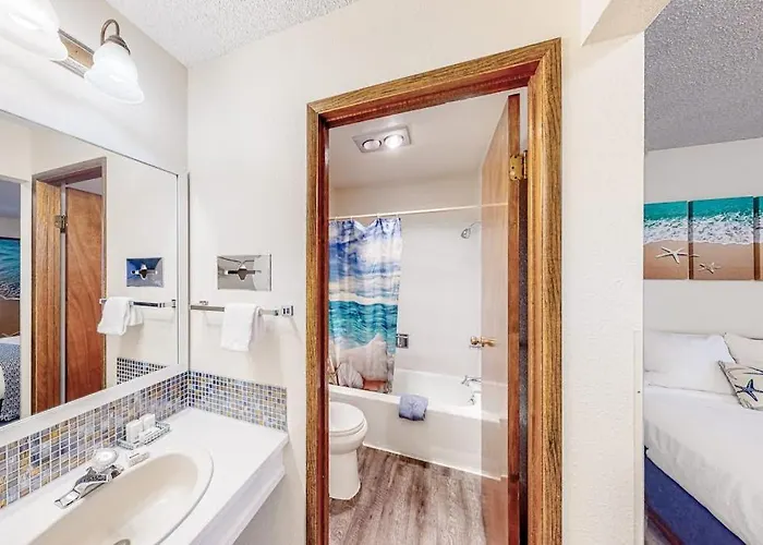 Perfect Beach Room With Fast Wifi - Walk To Old Town Shops & Eateries
