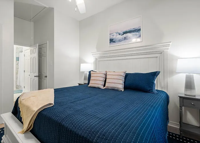 Luxury Retreat On Oleander - Unit K