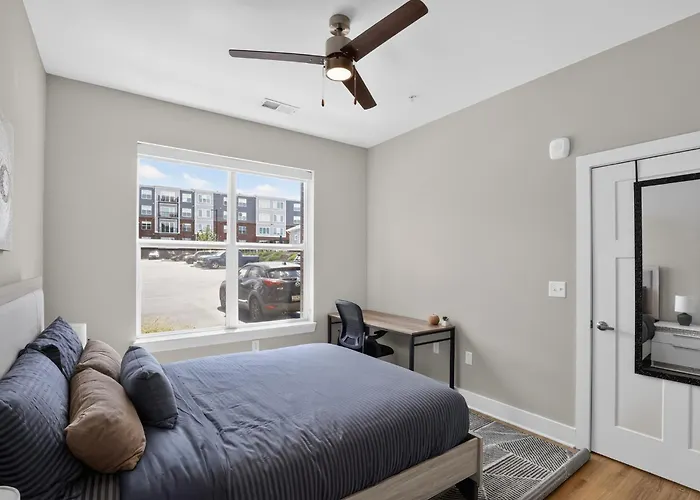 Homey 2Br With Great Space