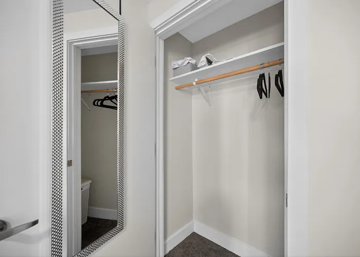 Sleek 2Br Apartment In Prime Location