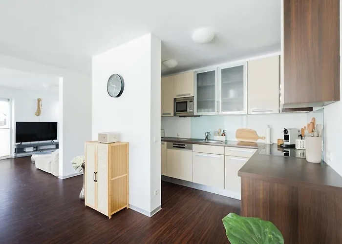 Helles Penthouse mit Dachterrasse&Bergblick
