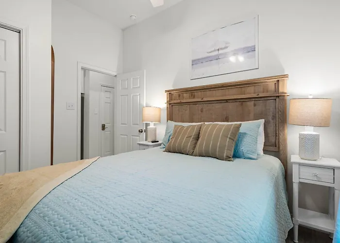Luxury Retreat On Oleander - Unit K