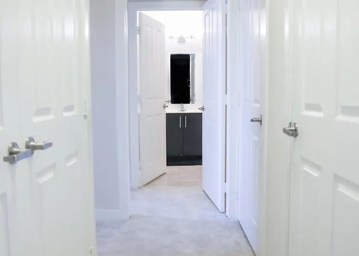 Cozy & Inviting 2Bd 2Bth Apt Home