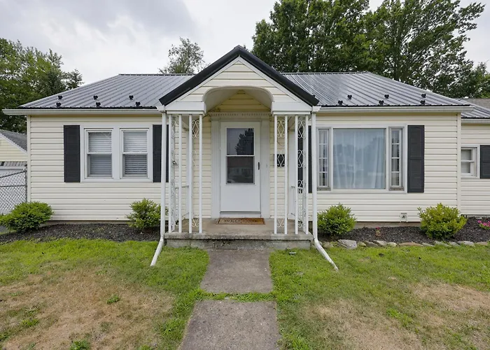 Walk To Parks & Dining: Williamsport Family Home