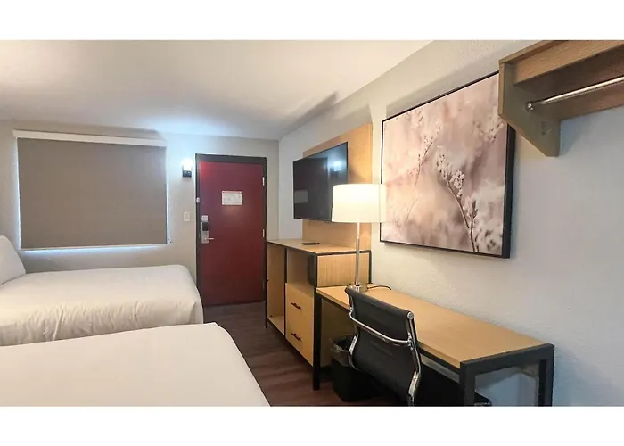 Studio 6 Suites Warsaw In