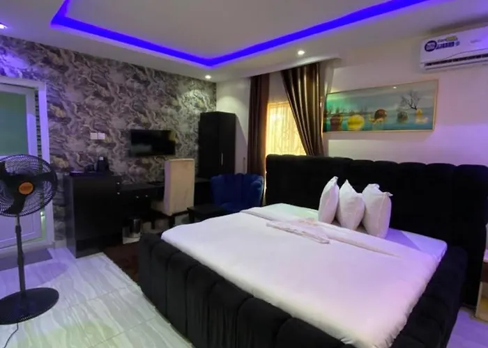 S&B Hotel