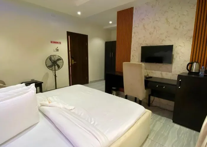 S&B Hotel