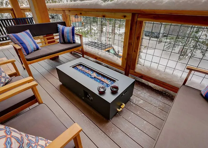 Modern Luxury Chalet With Hot Tub And Sauna