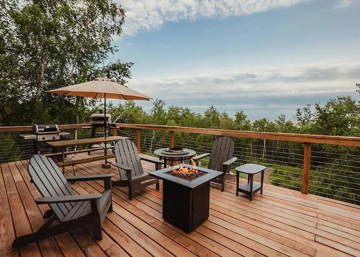 Lake View, Outdoor Pizza Oven, Fireplace