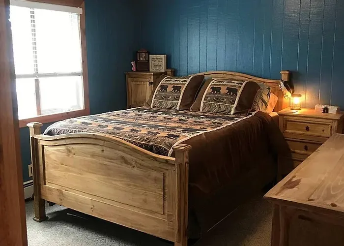 Perfect Mountain Lake Retreat - Bear Loon Lodge