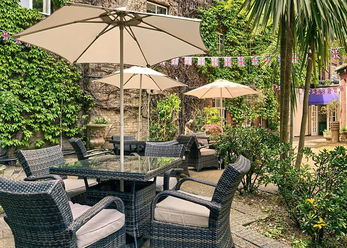 Mercure Salisbury White Hart Hotel & Apartments