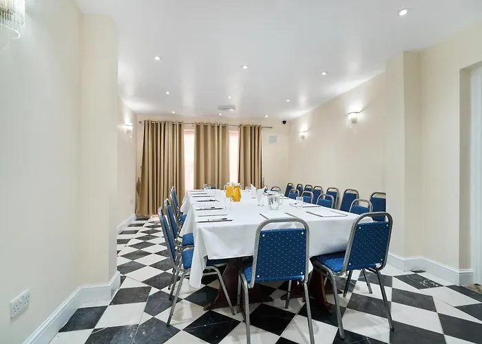 Cranbrook Hotel
