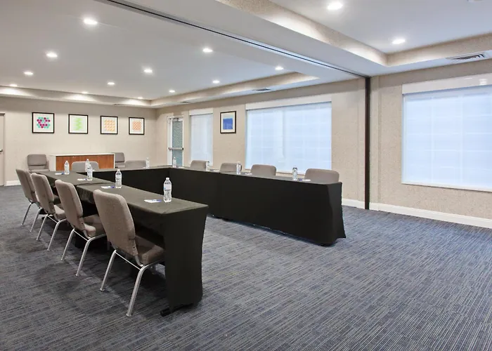 Holiday Inn Express & Suites Corona By Ihg