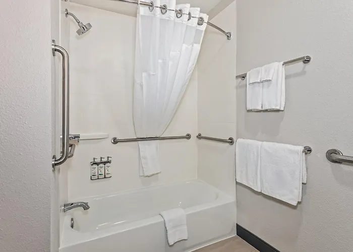 Holiday Inn Express Hotel & Suites Chicago-Algonquin By Ihg