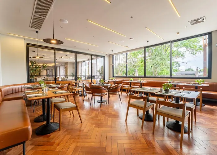 Hotel Deville Prime Maringa