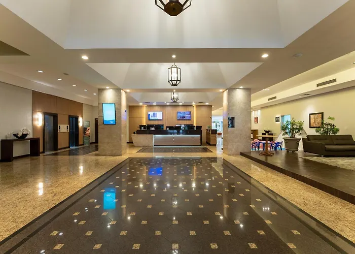 Hotel Deville Prime Maringa