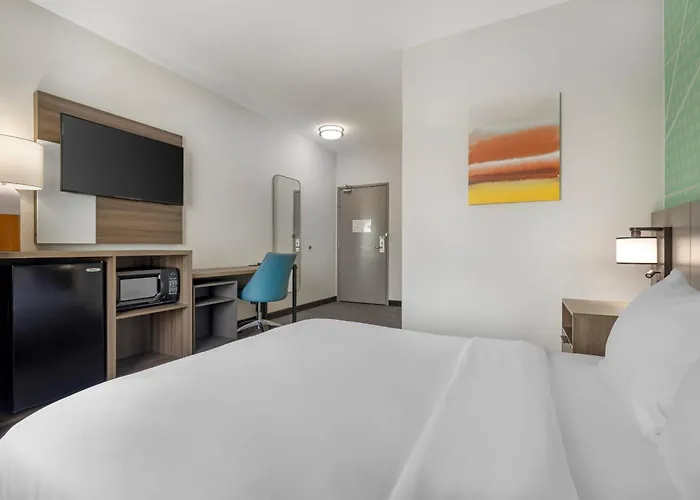 Comfort Inn & Suites Rochester South Mayo Clinic