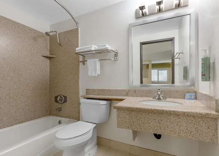 Best Western Antelope Inn & Suites