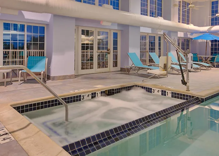 Holiday Inn Express & Suites Petoskey By Ihg