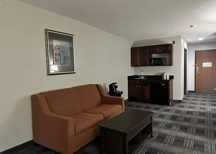 Holiday Inn Express & Suites Meriden By Ihg