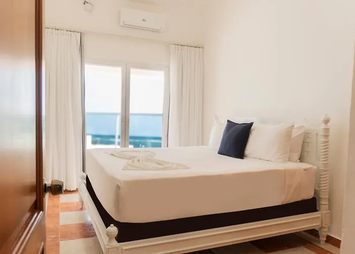 Hotel Checkin El Cortecito Beach