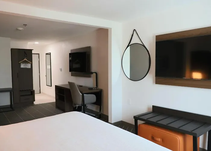 La Quinta Inn & Suites By Wyndham Auburn - University Area