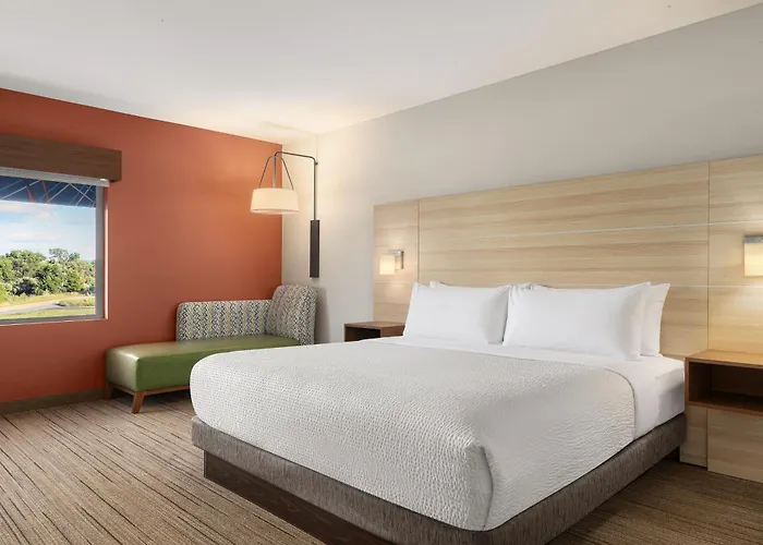 Holiday Inn Express & Suites - Staunton By Ihg