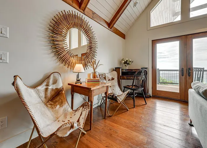 Ski & Unwind Fireside: Highlands Gem W/ Game Room!