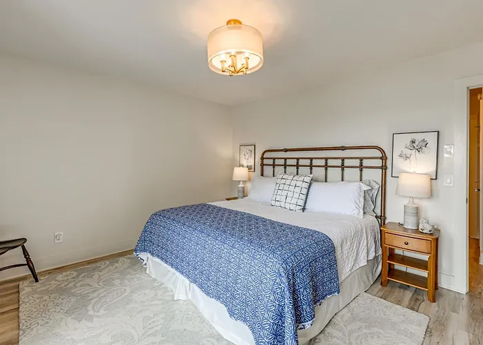 Ski & Unwind Fireside: Highlands Gem W/ Game Room!
