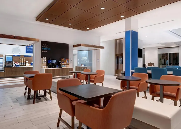 Holiday Inn Express & Suites - Glendale Downtown