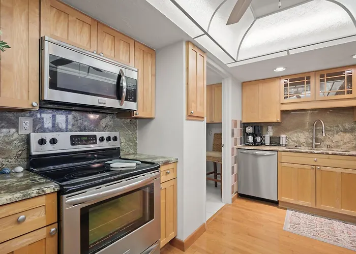 Oceanfront Penthouse 11B