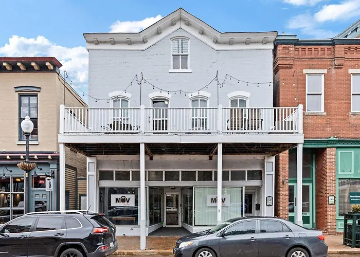 Historic Main St 2Br | Steps To Shops