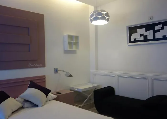 Hotel Monde