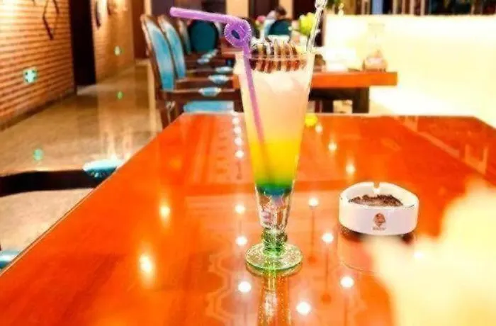 James Joyce Coffetel Golmud Huaxing Plaza Branch