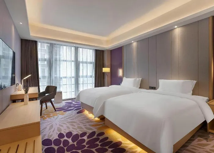 Lavande Hotel Duyun Dashizi Wenfeng Park