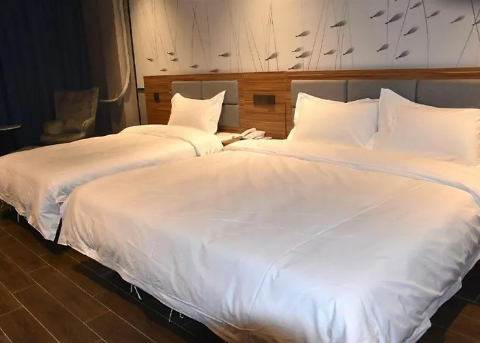 Shell Hotel Kaifeng Jin'An Road Bianxihu Wanda Plaza