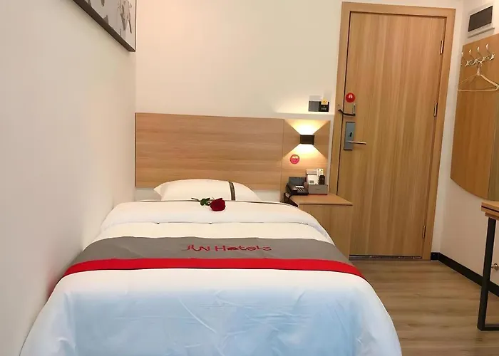 Jun Hotel Guangdong Zhanjiang Xiashan South Railway Station