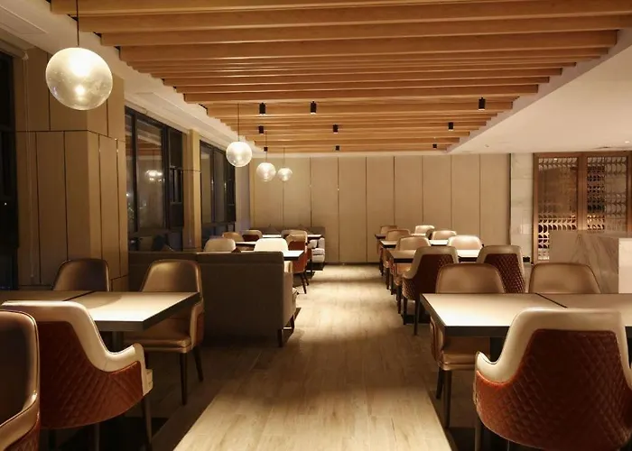 Lavande Hotel Nanchong Xihua Shida