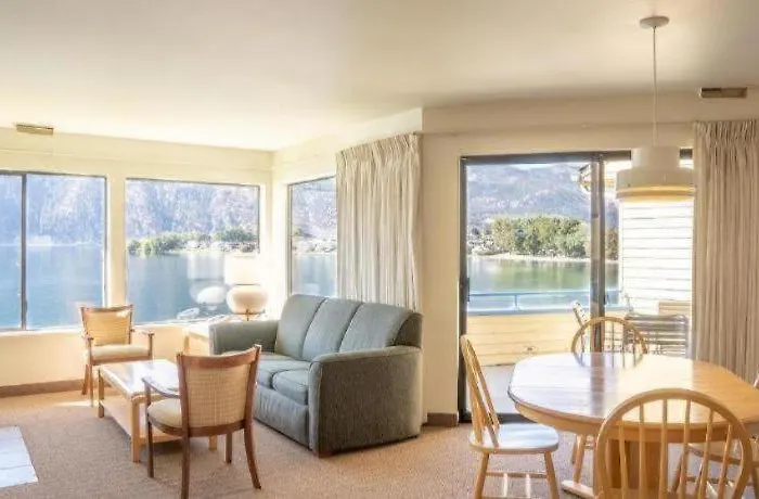 Wapato Point Resort