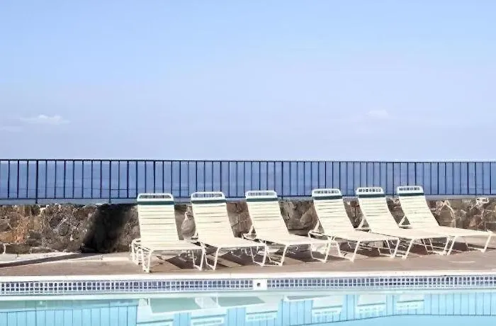 Wyndham Royal Sea Cliff Resort