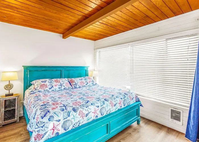 Comfy Cozy Condo Close To Surf & Town Center - Unit C
