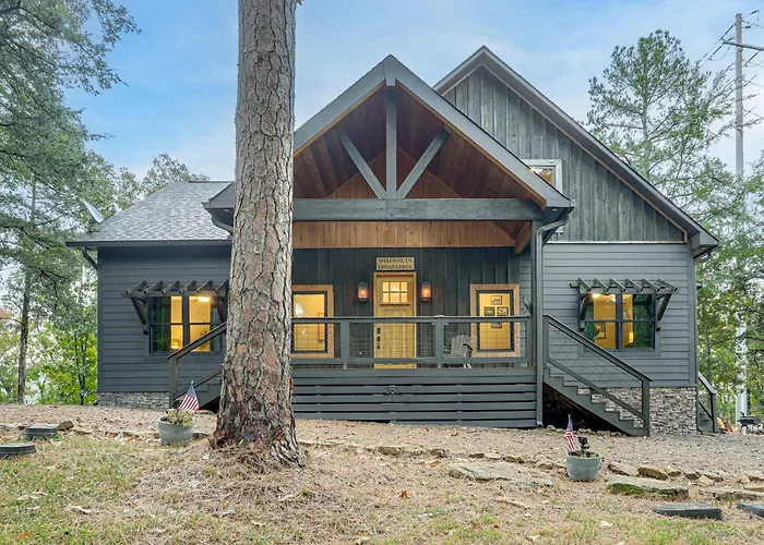 Lake Views & Golf Access At Secluded Drasco Lodge