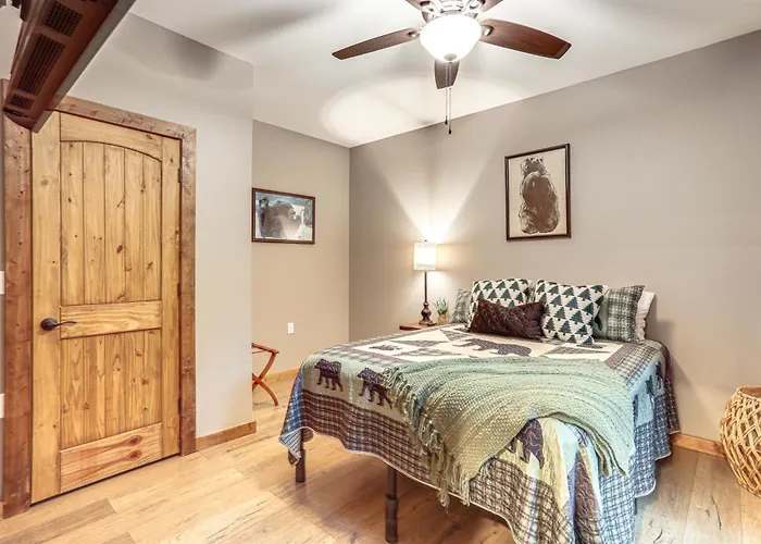 Lake Views & Golf Access At Secluded Drasco Lodge